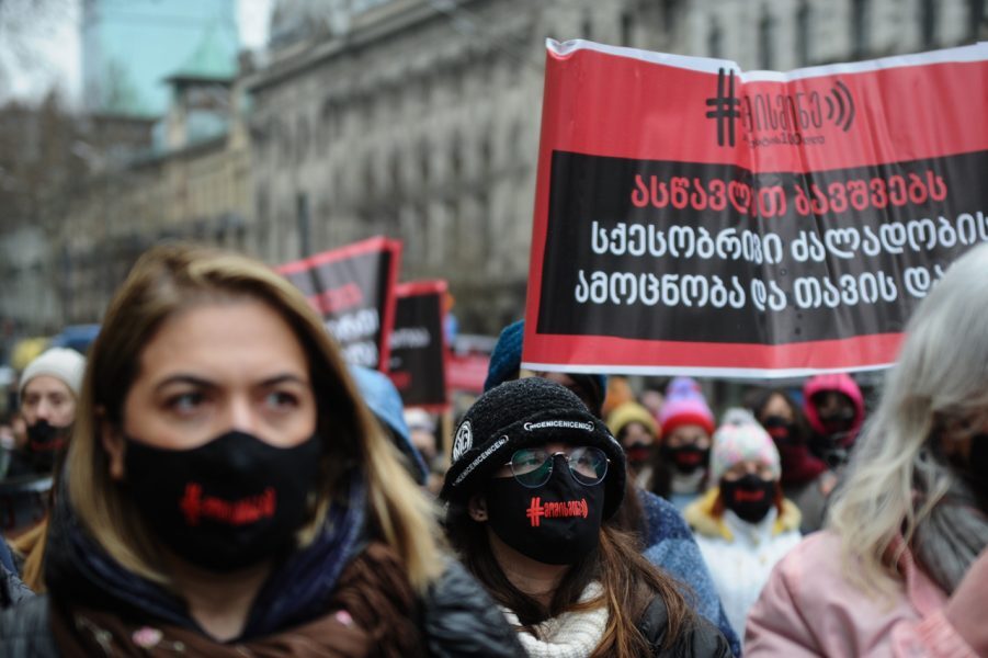 აქცია მარში მშობელი სექსუალური განათლება