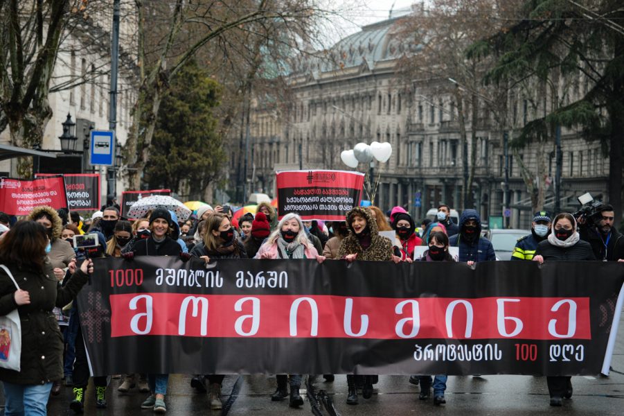 აქცია მარში მშობელი სექსუალური განათლება