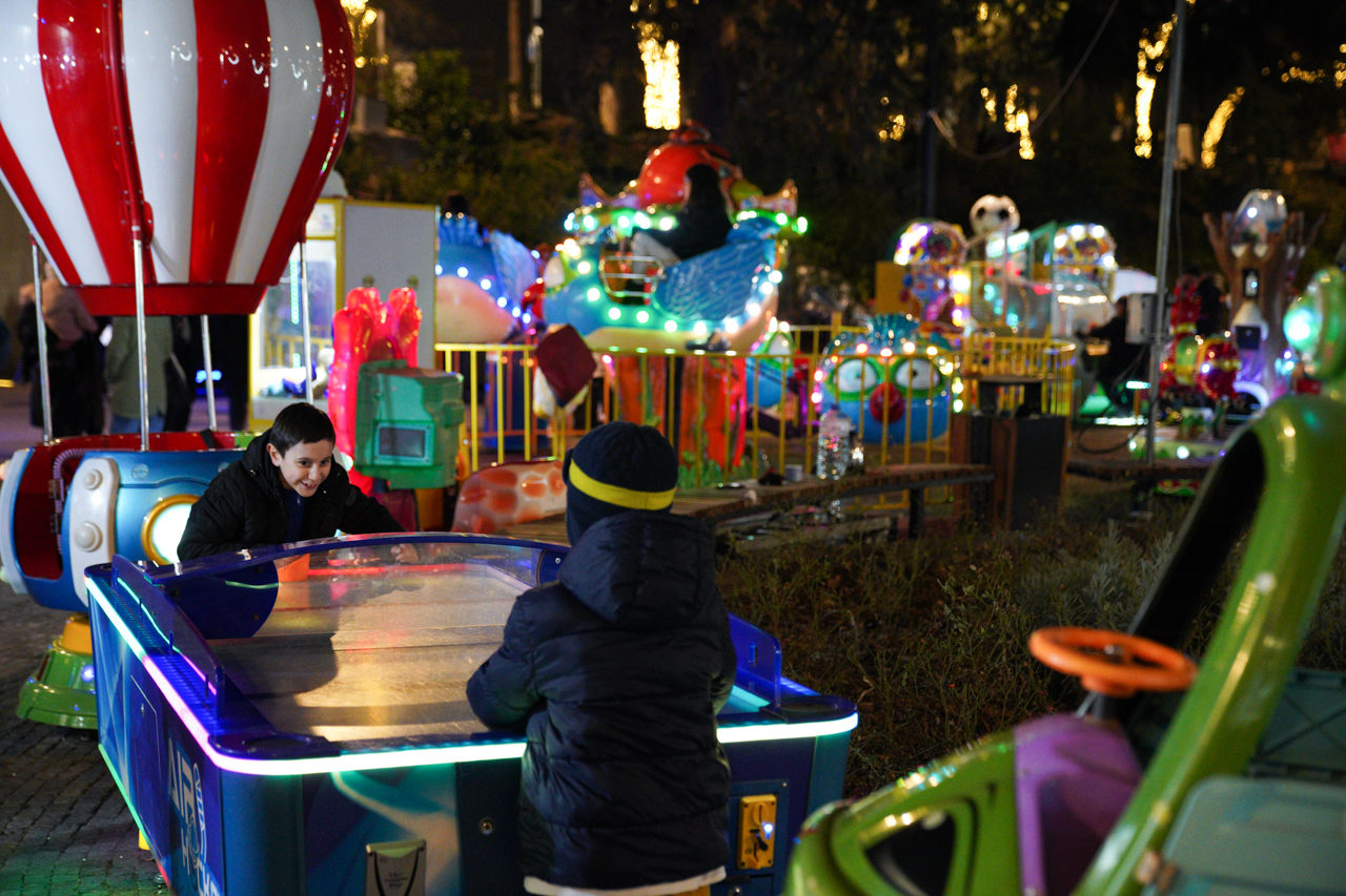 ბაზრობა შობა საშობაო ბაზრობა ახალი წელი 2022