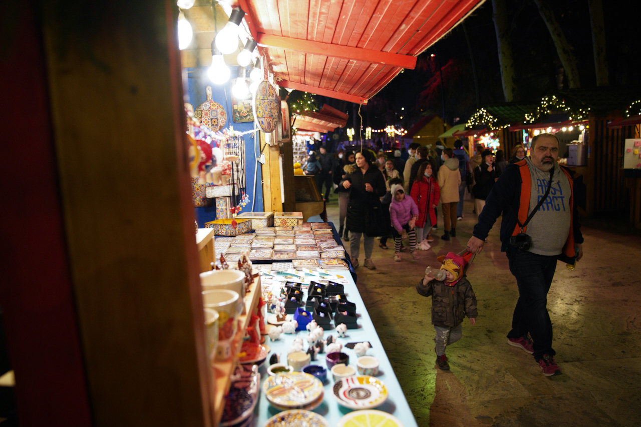 ბაზრობა შობა საშობაო ბაზრობა ახალი წელი 2022